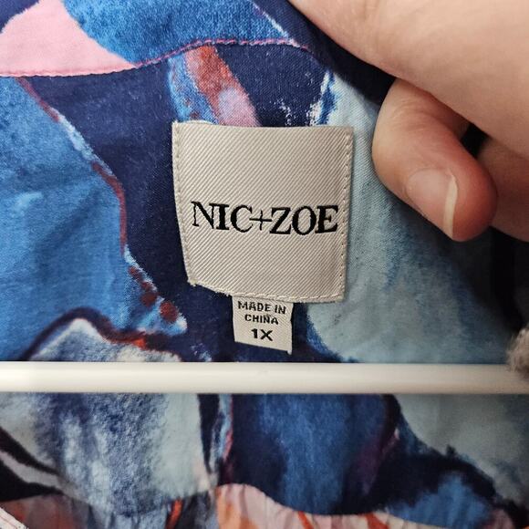 NIC+ZOE Tropical Mirage Top Allover Print Roll Tab Sleeve 100% EcoVero 1X Plus - Picture 7 of 8